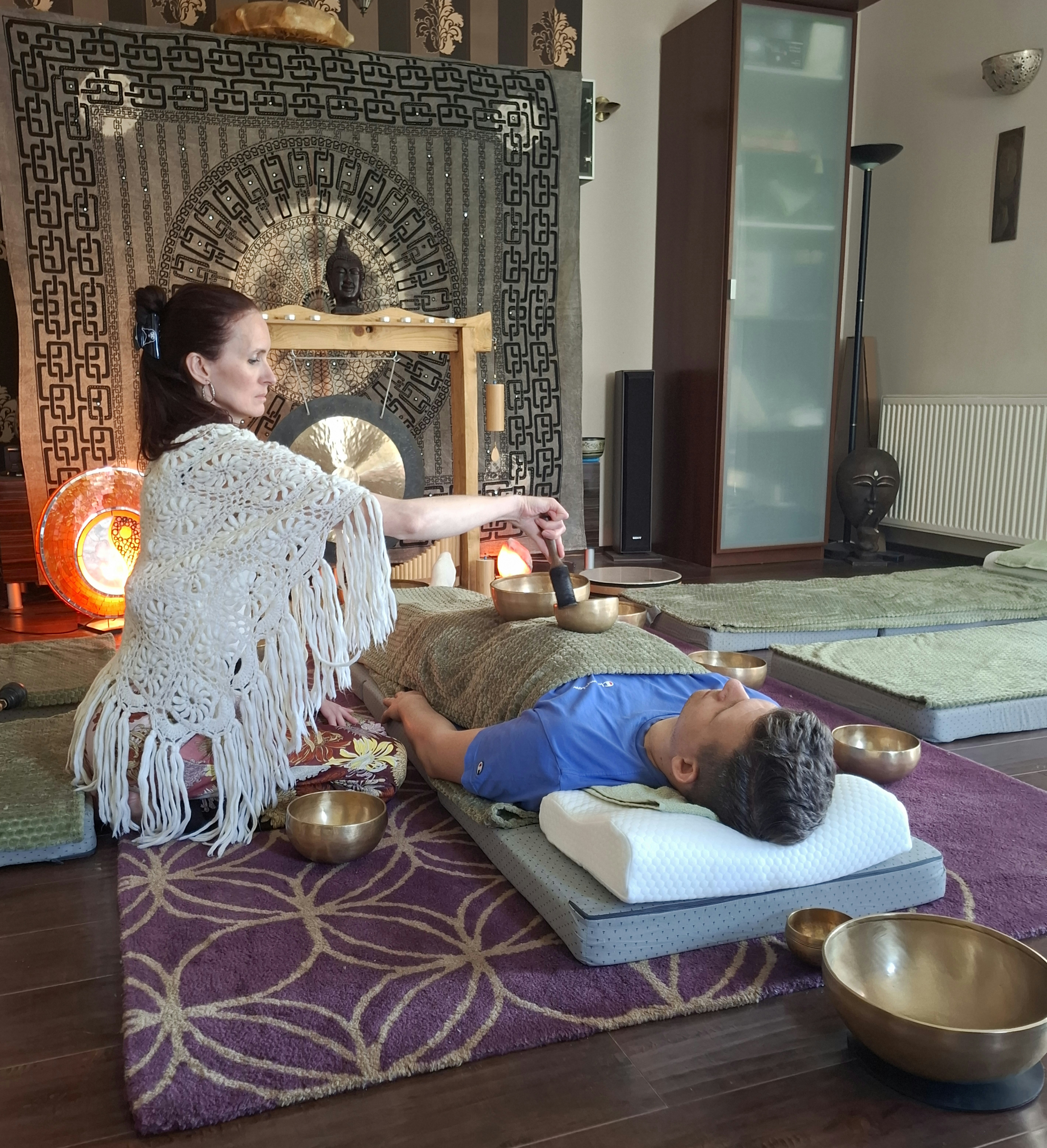 Singing bowl therapy session